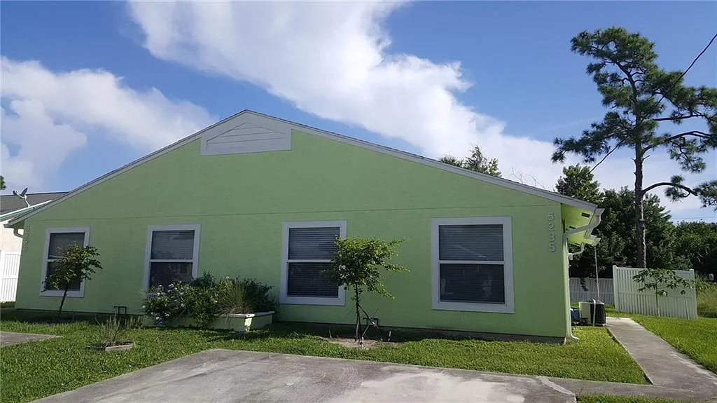 2 bed, 900 sqft, $2,000 — Photo 1