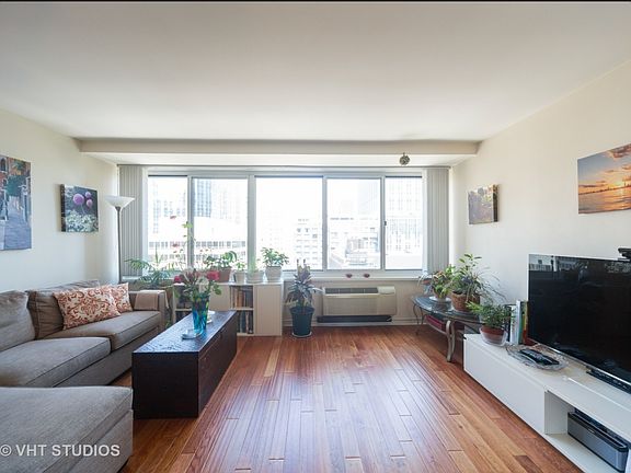 2nd image of 211 E Ohio St APT 2501