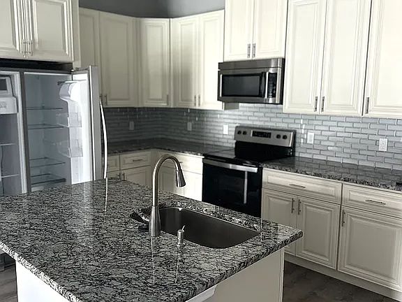 2nd image of 79 Lynbrook Dr #A