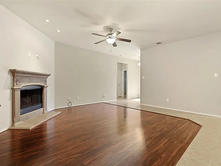 2404 Slalom Dr — Photo 3