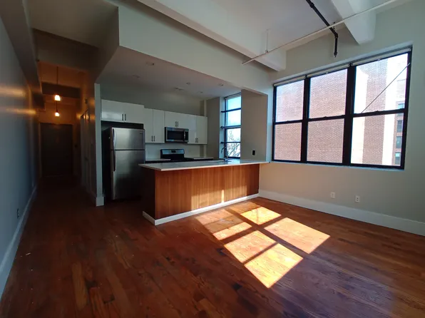 566 Dekalb Avenue image 1 of 21