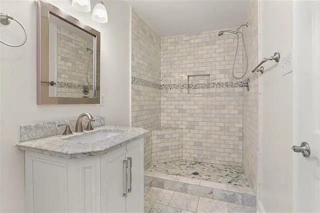 6151 Charlotte Dr — Photo 14
