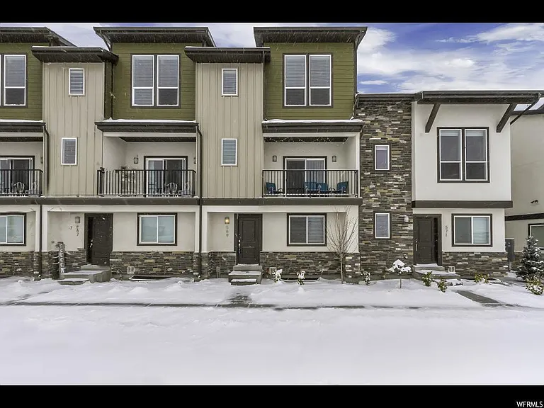 569 W Lewski Ln — Photo 1