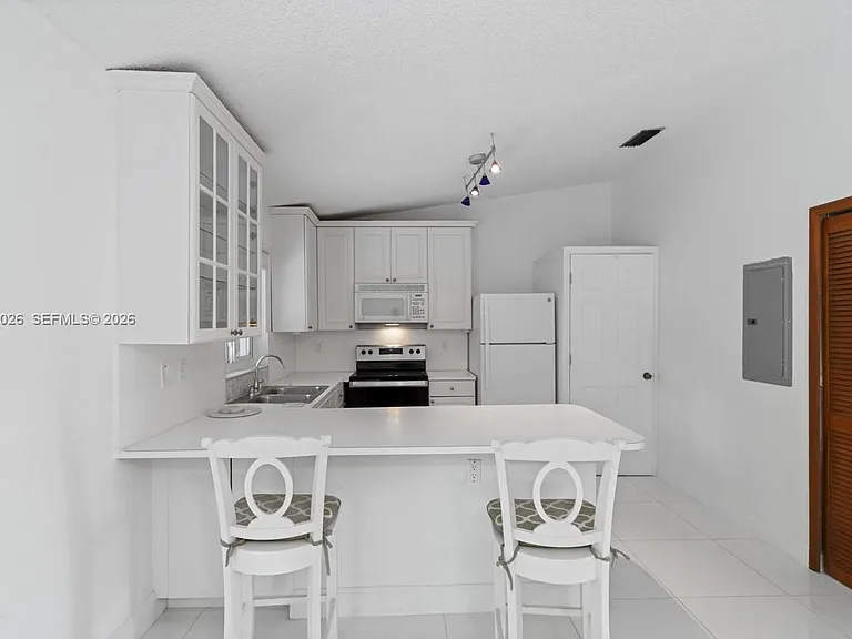 9617 SW 144th Pl — Photo 6