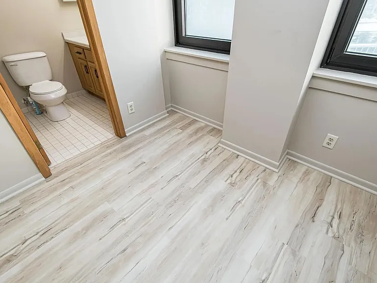 220 Broadway Ave S #908 — Photo 11