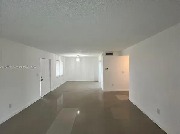 1930 NW 119th St APT 702, Miami, FL 33167
