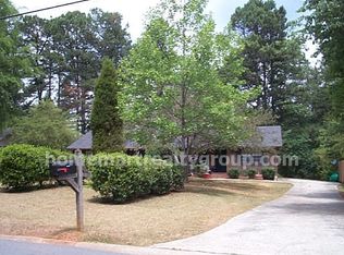 5572 Bishops Cir, Norcross, GA 30093