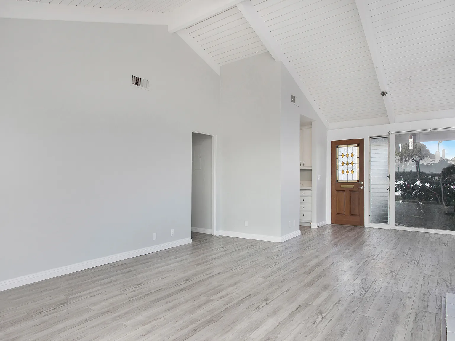 2 bed, 1204 sqft, $4,450 — Photo 3