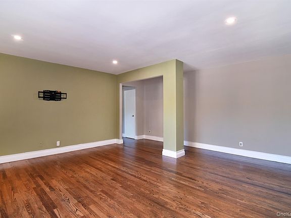 3rd image of 1111 Midland Avenue #2C