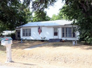 304 E Ave E, Valley Mills, TX 76689