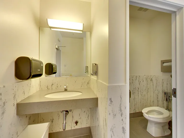 Columbus Residence — Photo 24