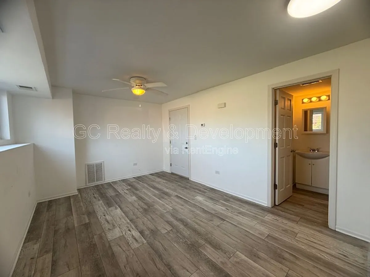 Building Photo - 284 W Windsor Ter #4
