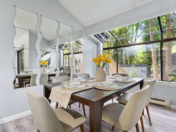 Elegant dining room.