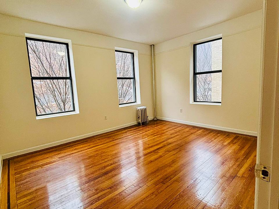 1st image of 225 Bennett Ave APT 4K