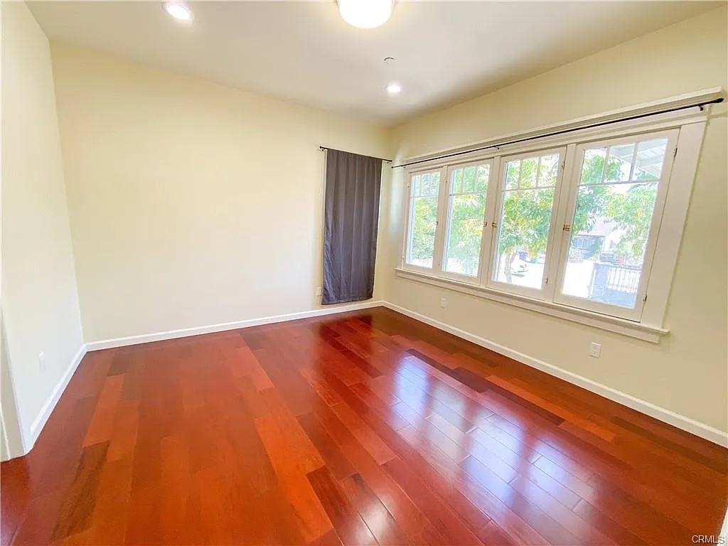 4 bed, 1751 sqft, $3,960 — Photo 4