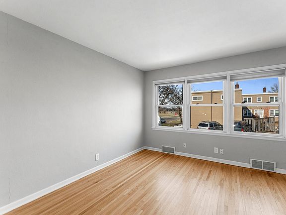 4th image of 2043 Montreal Ave