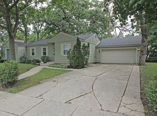 343 S Seymour Ave, Mundelein, IL 60060