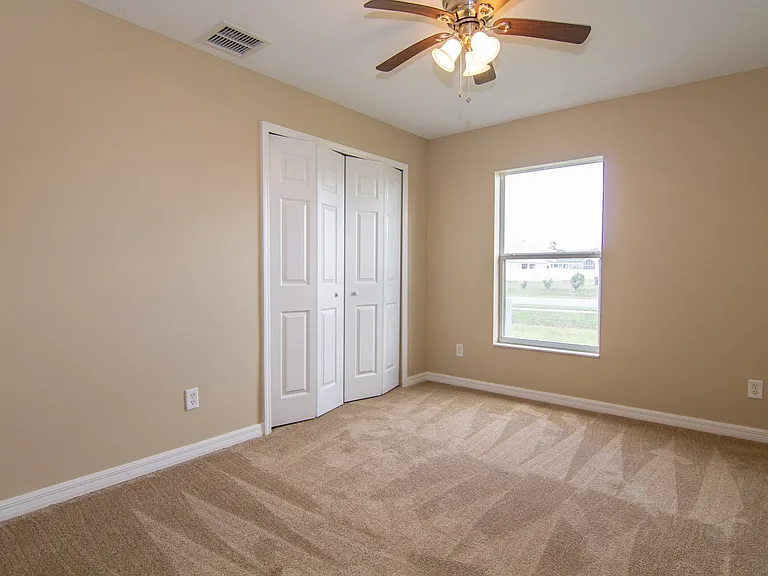 402 Bridgewater Ct — Photo 8