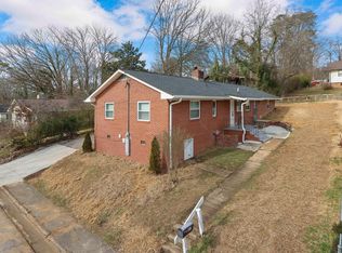 107 Tucker Rd, Oak Ridge, TN 37830