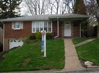 396 Collins Dr, Pittsburgh, PA