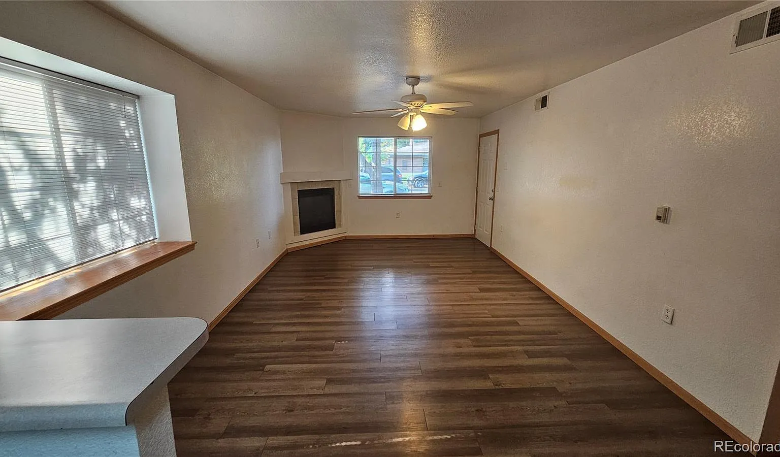 2 bed, 2.0 bath, 879 sqft, $1,475 — Photo 4