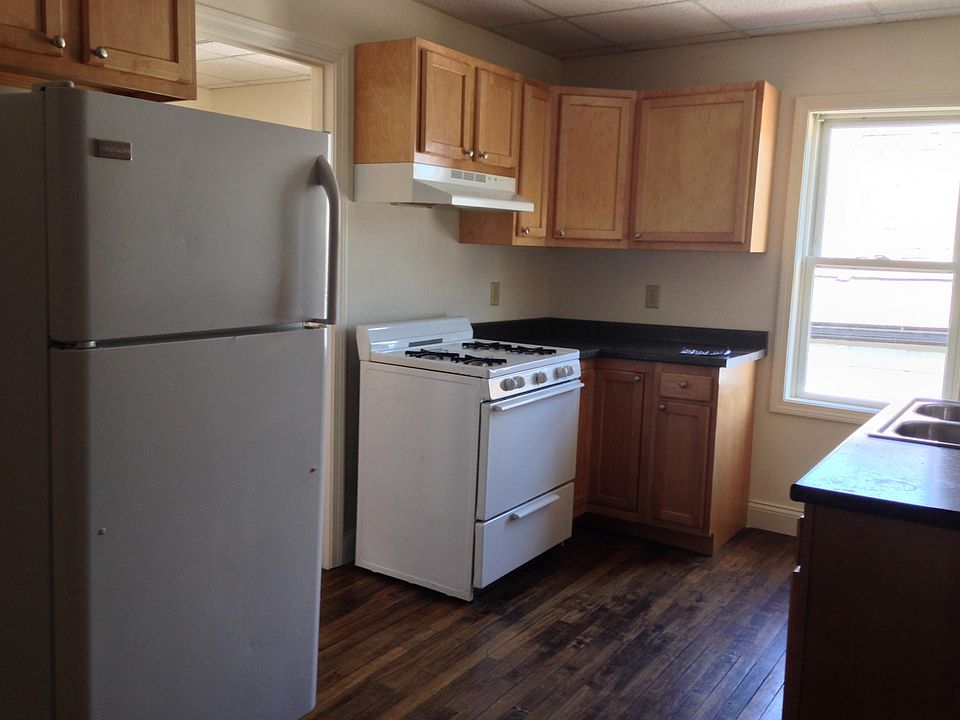 1st image of 14 Bright St APT 3