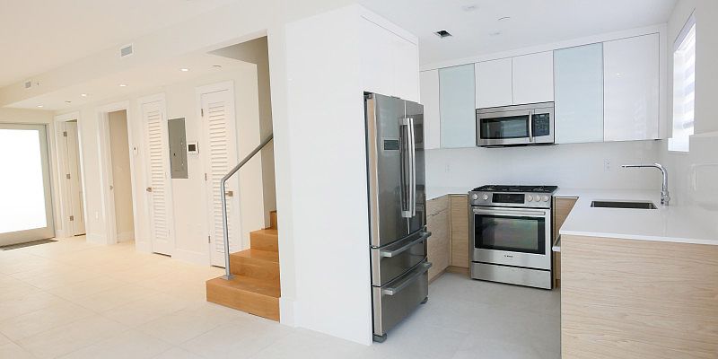 1st image of 643 Jefferson Ave APT 14