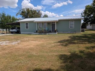 1502 E Highland Ave, Comanche, TX 76442