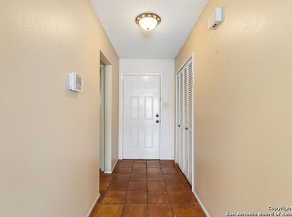5th image of 6726 Country Field Dr