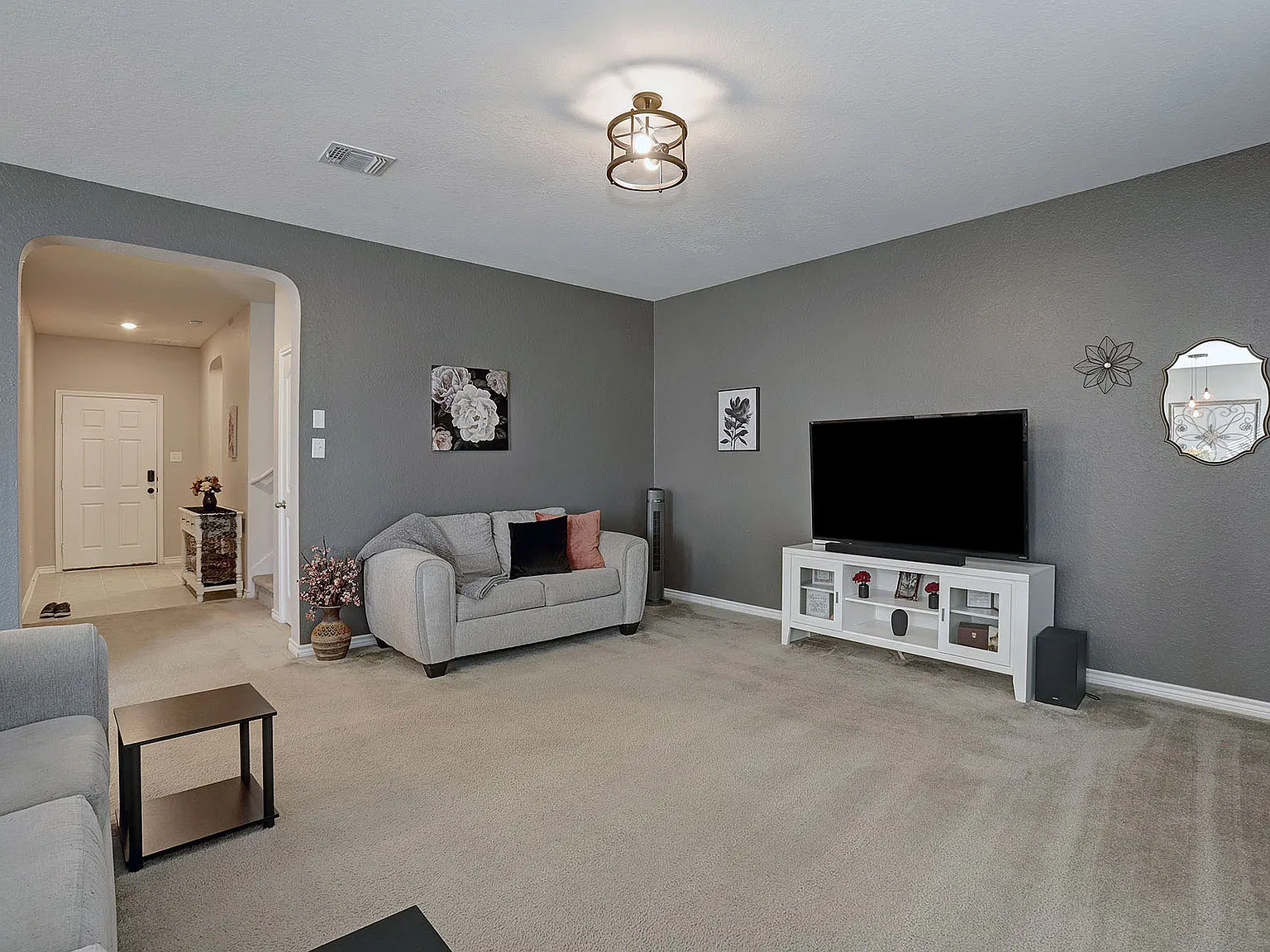 4 bed, 2408 sqft, $2,195 — Photo 4