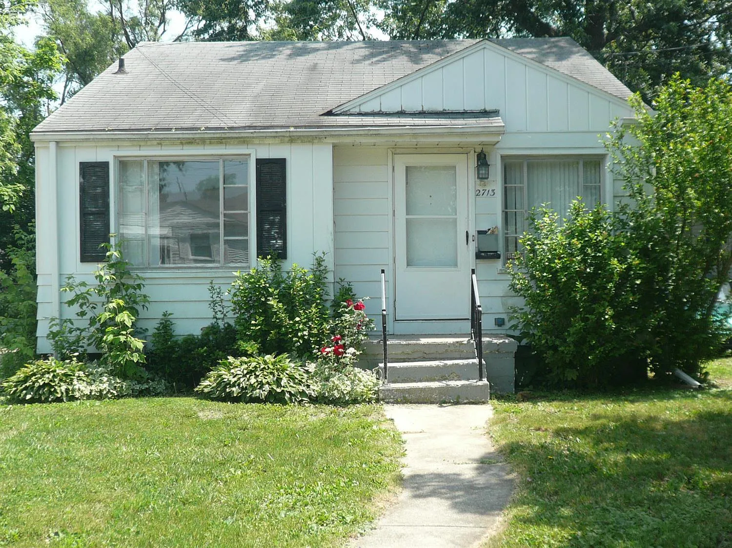2713 Brown St photo 1