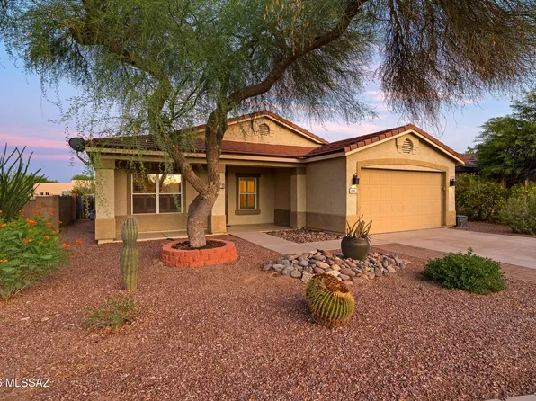 8140 N Iron Ridge Dr, Tucson, AZ 85743
