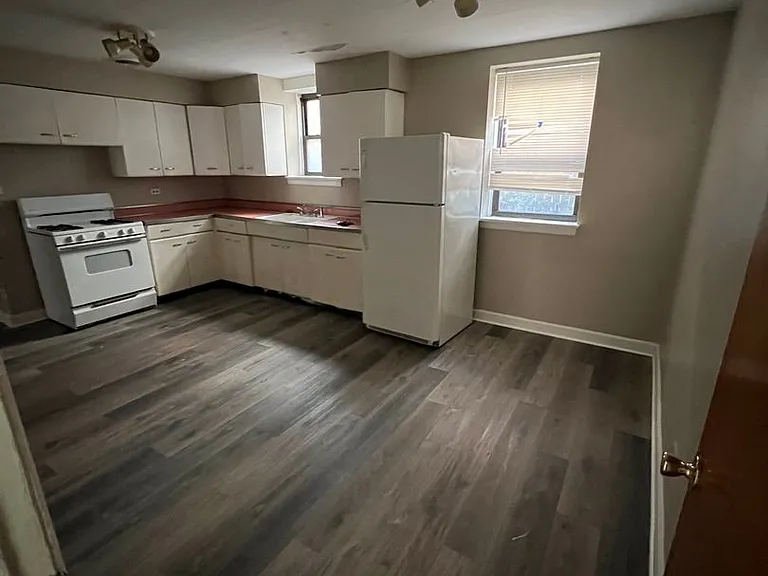 5718 N Mozart St — Photo 18