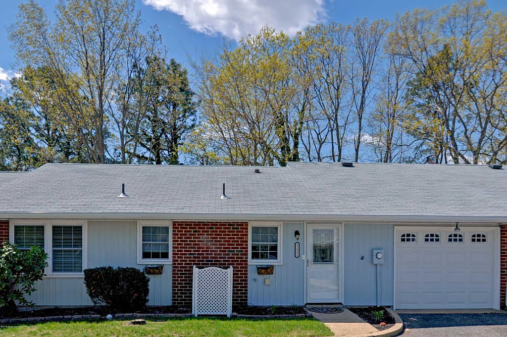 1255B Hamilton Ct photo 1