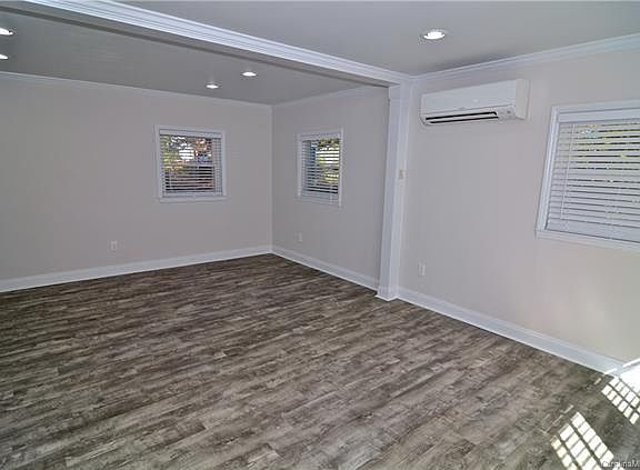 3rd image of 3726 Dunwoody Dr