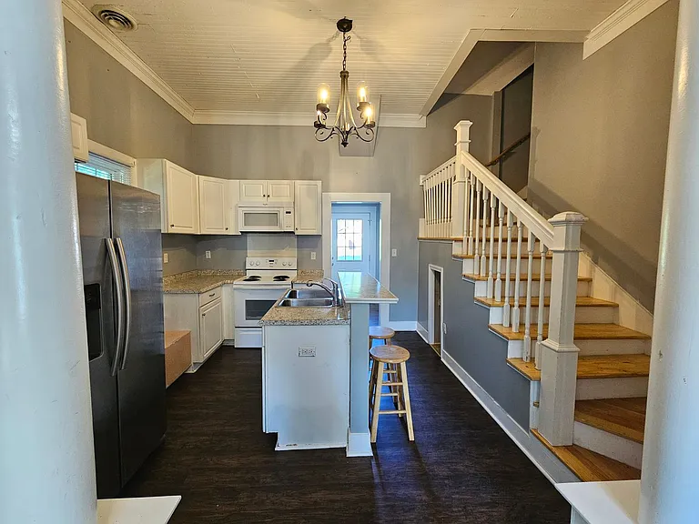 228 Charlotte Ave #B — Photo 4