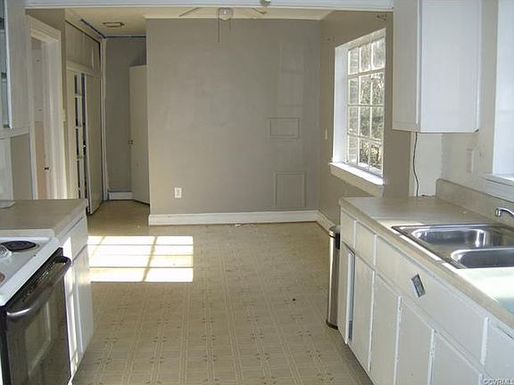 5th image of 608 Mansion Cir