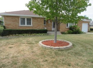 411 Fairview Ave, Bradley, IL 60915