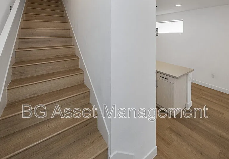 3909 Wattling St — Photo 19