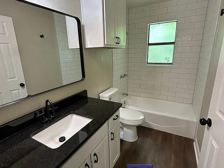 Grand Oaks Apartment Homes — Photo 16