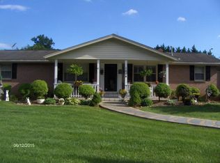 1504 36th Avenue Dr NE, Hickory, NC 28601