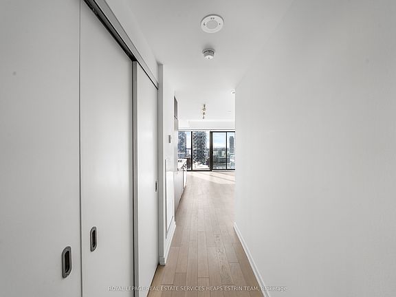 5th image of 60 Colborne St #2003