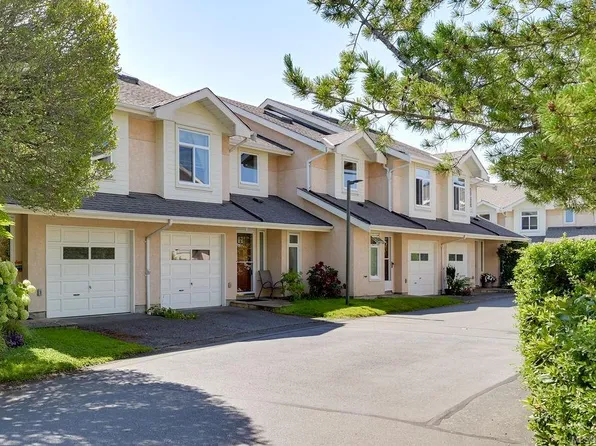10471 Resthaven Dr #20, Sidney, BC V8L 3H6