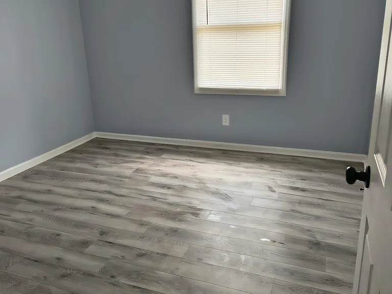 136 Ashville Dr — Photo 1