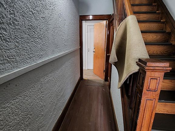 5th image of 12 McKay Ave Floor 1