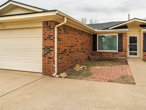 3rd image of 2631 Cherokee Dr