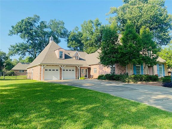 3rd image of 443 Debellevue Dr