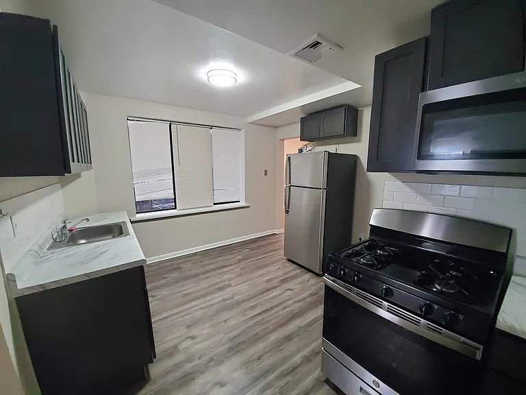 306 Main St #6 — Photo 3