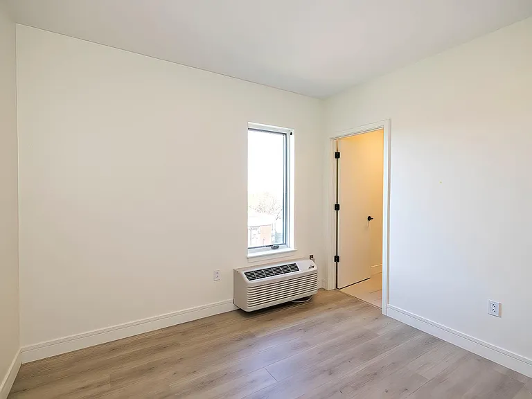 Lakehouse Luxury Apartments — Photo 15