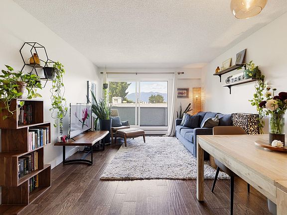 4th image of 391 E 7th Ave #302